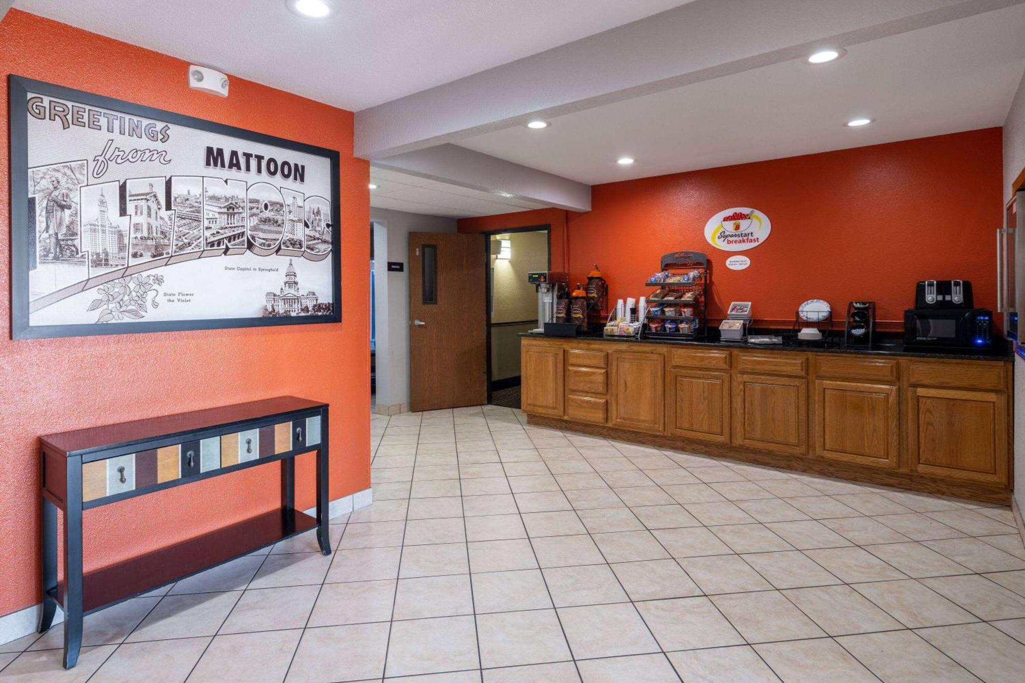 Super 8 By Wyndham Mattoon Hotel Exterior photo